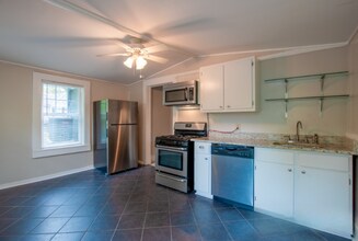 615 Linwood Ave NE in Atlanta, GA - Building Photo - Building Photo
