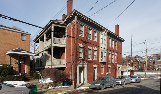 758-760 Rebecca Ave in Pittsburgh, PA - Building Photo - Building Photo