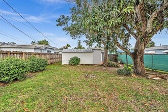 930 N 16th Ave in Hollywood, FL - Building Photo - Building Photo