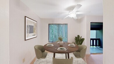 Woodlake in Albany, NY - Foto de edificio - Building Photo