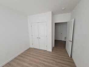 306 Bergen Ave in Jersey City, NJ - Building Photo - Building Photo