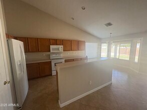 918 S San Joaquin Ct in Gilbert, AZ - Building Photo - Building Photo
