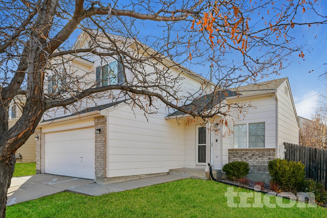 5305 S Valdai St in Aurora, CO - Building Photo