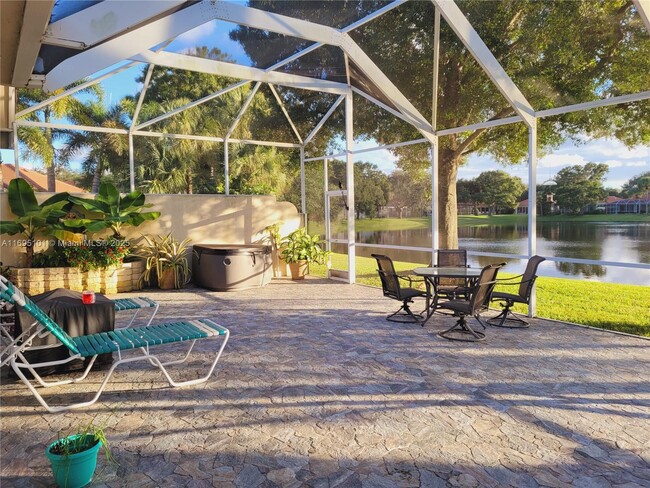 174 E Tall Oaks Cir in Palm Beach Gardens, FL - Building Photo - Building Photo