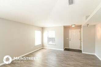 1228 Spring Creek Ct in Jacksonville, FL - Foto de edificio - Building Photo