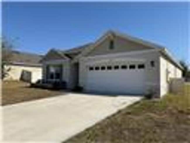1792 Henin Cir in Tavares, FL - Building Photo - Building Photo