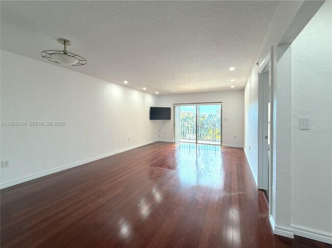 2640 NE 135th St in North Miami, FL - Building Photo - Building Photo