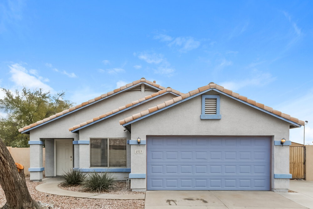 4513 N 88th Ave in Phoenix, AZ - Building Photo