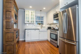 203 Locust Dr in Cranford, NJ - Building Photo - Building Photo