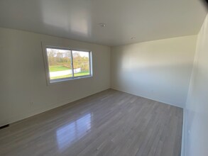1601 E Shore Dr-Unit -B in Ithaca, NY - Building Photo - Building Photo