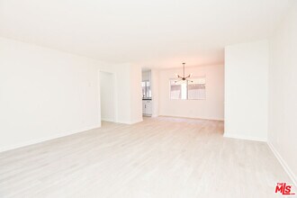 2602 Carnegie Ln in Redondo Beach, CA - Building Photo - Building Photo