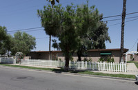 Bella Vista Apartments in Perris, CA - Foto de edificio - Building Photo