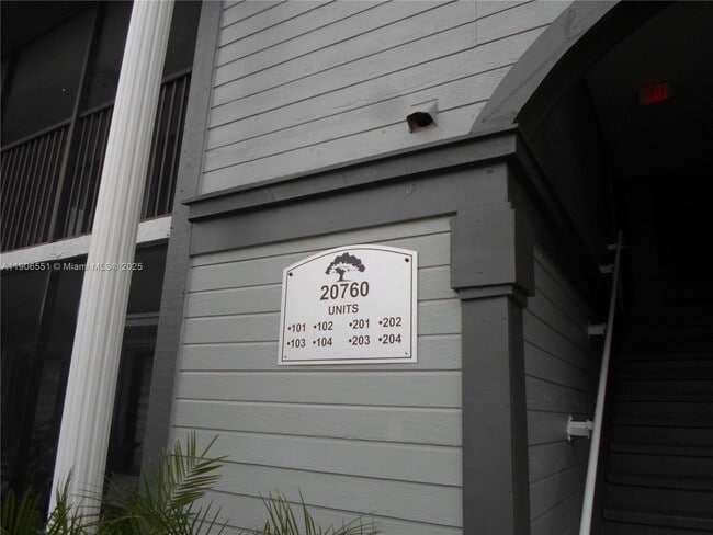 20760 NE 4th Ct in Miami, FL - Building Photo - Building Photo