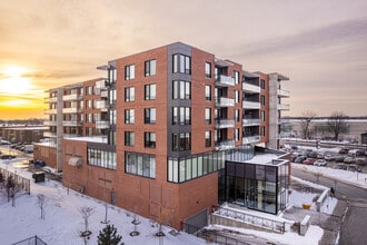 Faubourg Bois-Franc in Montréal, QC - Building Photo - Building Photo