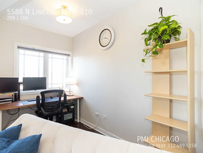 5588 N Lincoln Ave in Chicago, IL - Building Photo - Building Photo