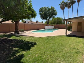 1909 E La Jolla Dr in Tempe, AZ - Building Photo