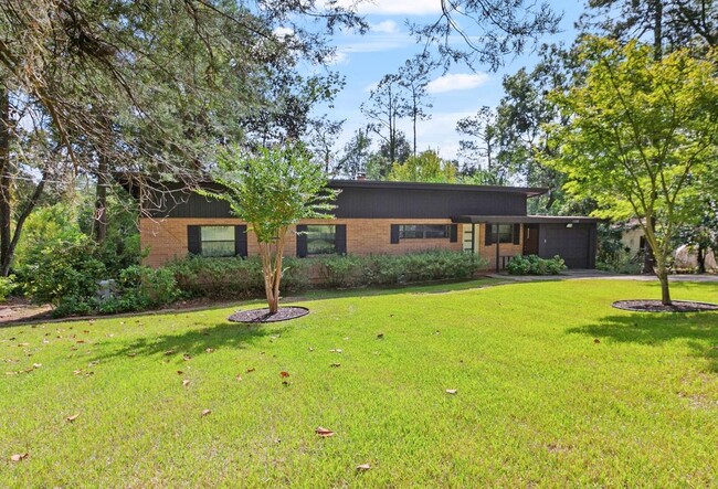 2211 Mendoza Ave in Tallahassee, FL - Building Photo - Building Photo