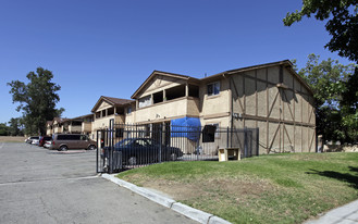 16638 Valencia Ave Apartments