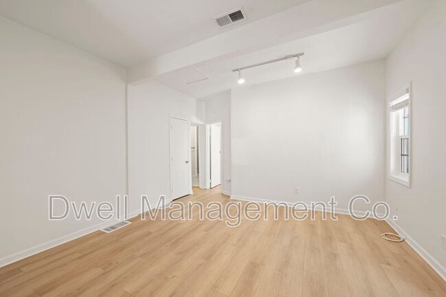 8451 La Mesa Blvd in La Mesa, CA - Building Photo - Building Photo