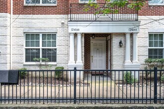 12404B Liberty Bridge Rd in Fairfax, VA - Building Photo - Building Photo