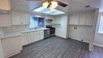 13427 Russell St in Whittier, CA - Building Photo