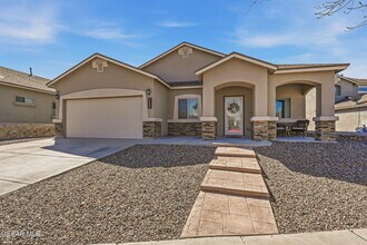 7564 Wolf Creek Dr in El Paso, TX - Building Photo - Building Photo