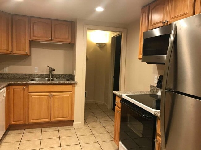 11441 Rainier Ave S in Seattle, WA - Building Photo - Building Photo