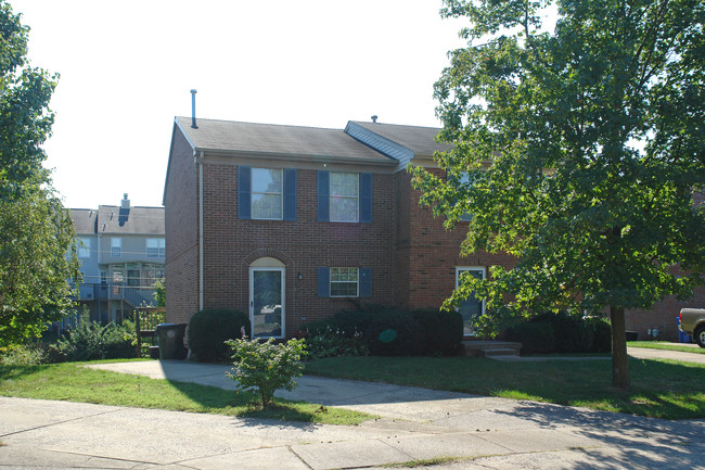 2815-2817 Point Ct in Lexington, KY - Building Photo - Building Photo