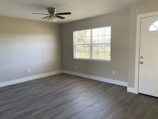 5618 S 12th Ave in Tampa, FL - Building Photo - Building Photo