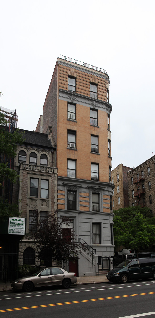 59 St Nicholas Pl in New York, NY - Building Photo - Building Photo