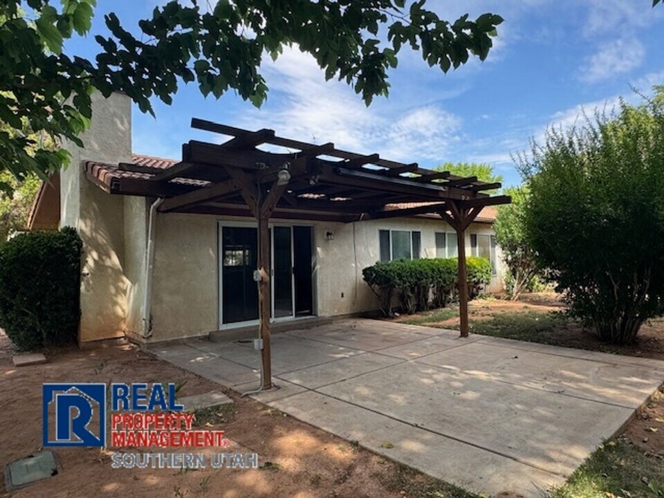280 N Sunflower Dr in Saint George, UT - Building Photo