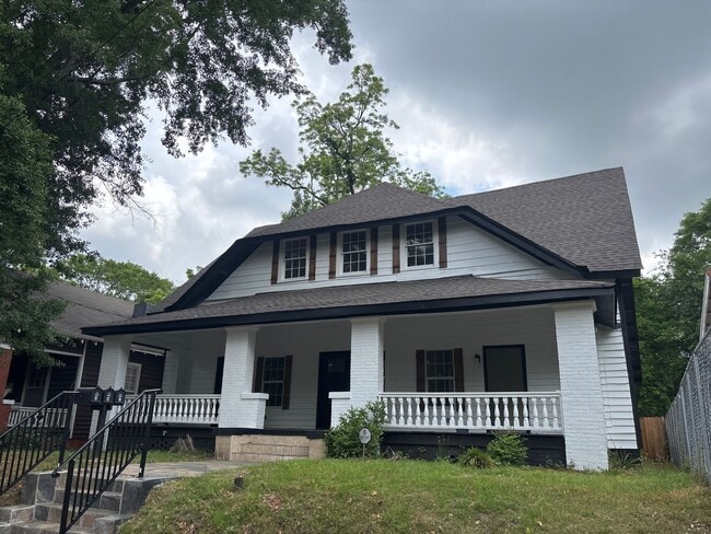 property at 1215 S Hull St