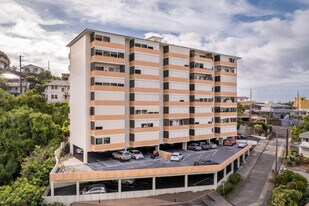 Hi-Sierra Condominiums in Honolulu, HI - Building Photo