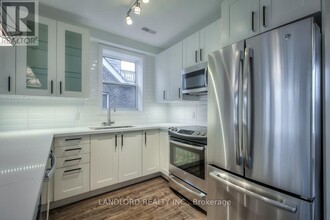 82 Parkway Ave in Toronto, ON - Building Photo - Building Photo