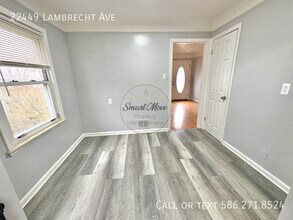 22449 Lambrecht Ave in Eastpointe, MI - Building Photo - Building Photo