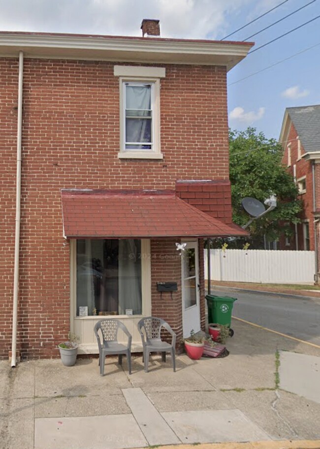 65 E Penn St in Carlisle, PA - Building Photo - Building Photo