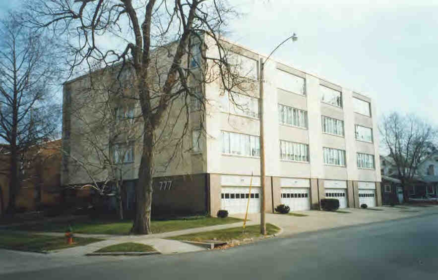 777 W Prairie St in Decatur, IL - Building Photo