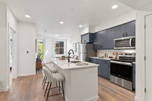 Annex at Bridgeton in Portland, OR - Building Photo