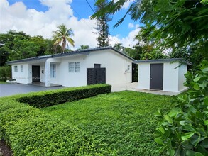 951 SW 45th Ave in Miami, FL - Building Photo - Building Photo