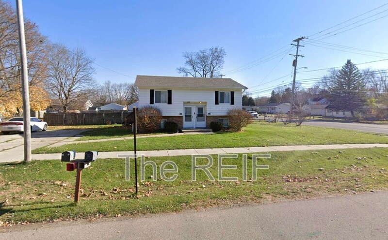 2010 Adelpha Ave in Holt, MI - Building Photo
