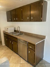 4056 W Mesquite Ln in Phoenix, AZ - Building Photo - Building Photo