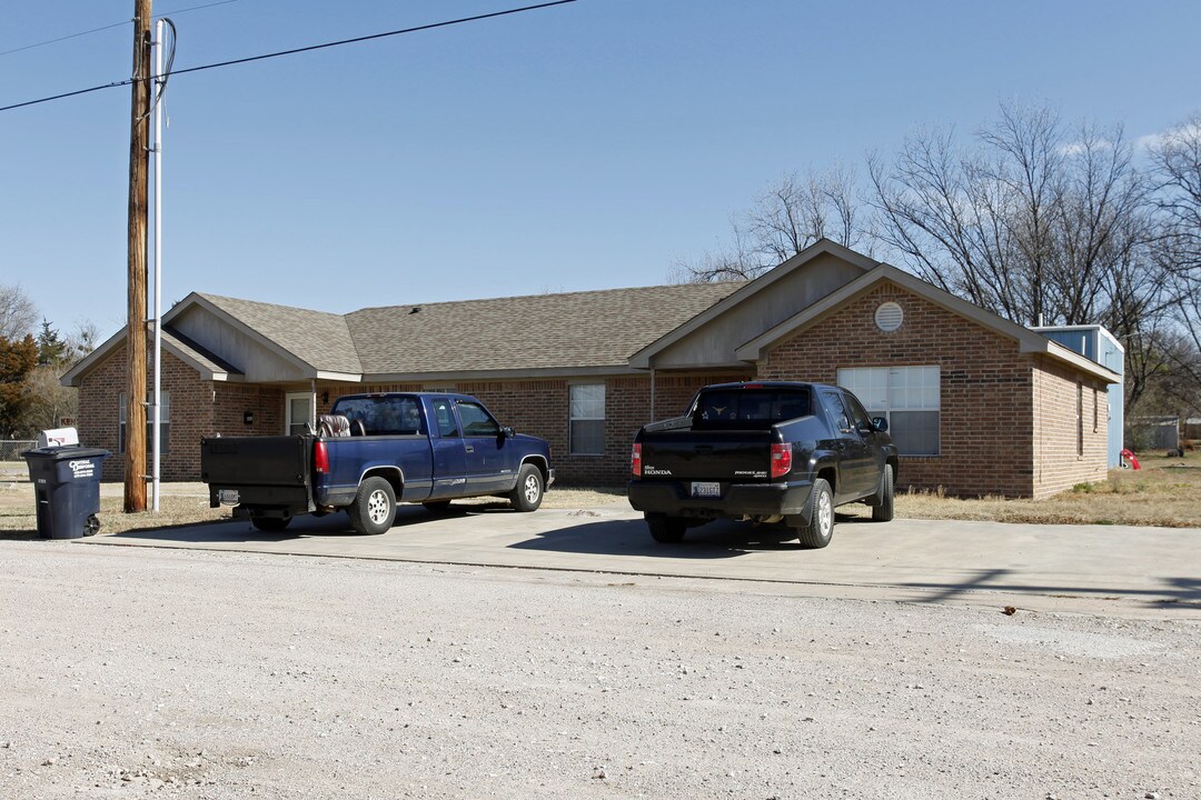 Kathco Apartments in Shawnee, OK - Building Photo