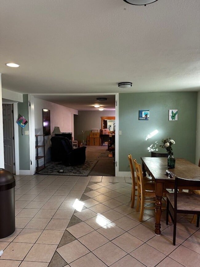 property at 2015 W Beall St