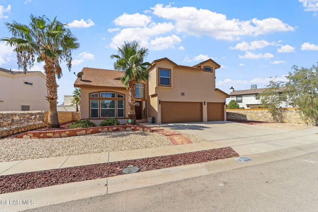 3105 Tierra Agave Dr in El Paso, TX - Foto de edificio - Building Photo