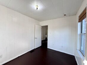 1326 E Washington St in New Castle, PA - Foto de edificio - Building Photo