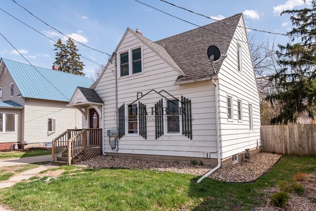 property at 1012 4th St SE