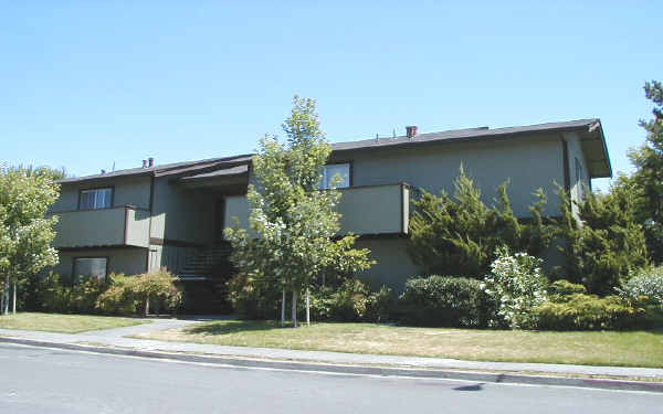 2304 Maher Dr in Santa Rosa, CA - Building Photo - Building Photo