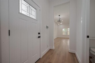 7546 Charlie St in Houston, TX - Building Photo - Building Photo