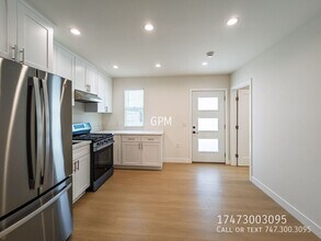 11022 1/2 Penrose St. in Los Angeles, CA - Building Photo - Building Photo
