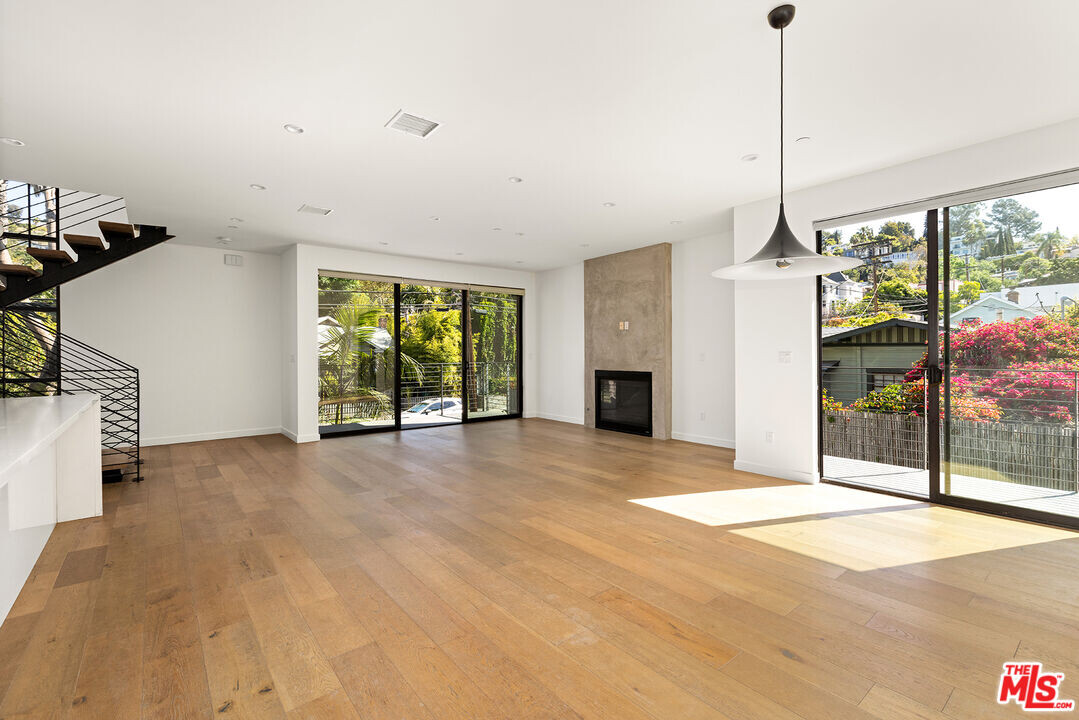 6350 Primrose Ave in Los Angeles, CA - Foto de edificio